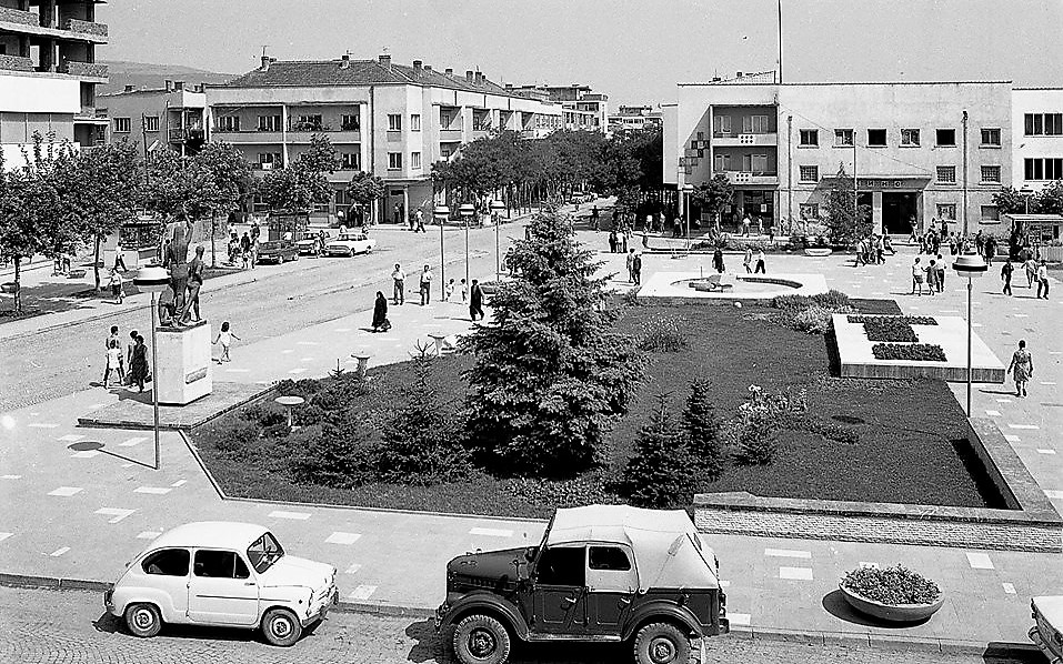 Стари фотографии на Кавадарци-Плоштадот 1969 низ објективот на Чи-Бранко