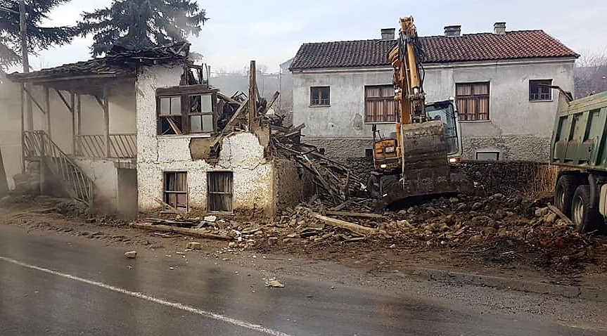 ЛС Кавадарци / Рушена склонопадната куќа во Ваташа
