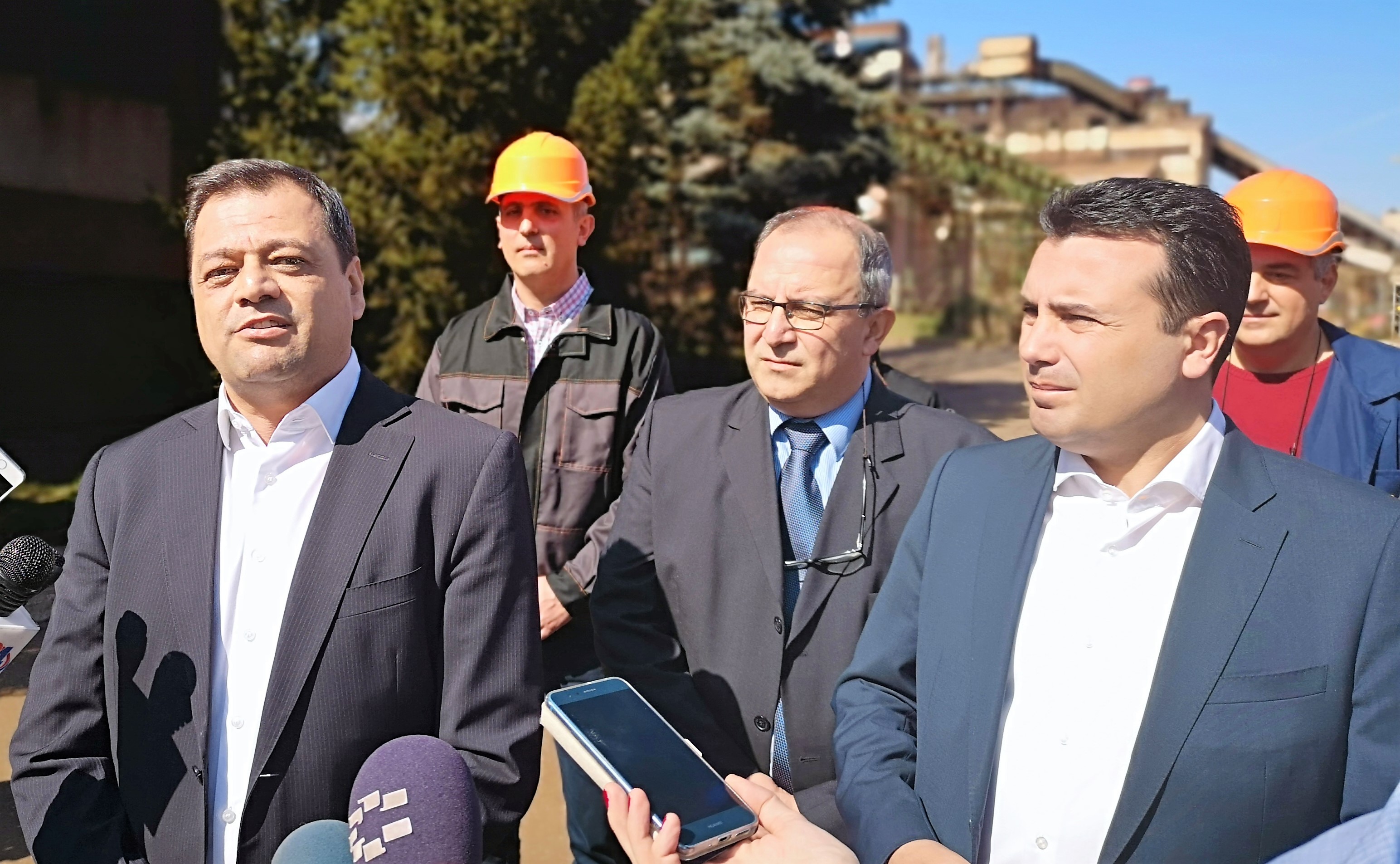 (Видео) Премиерот Заев во ЕуроНИКЕЛ Кавадарци-НОВА ЕРА ЗА СТАРИОТ КОМБИНАТ