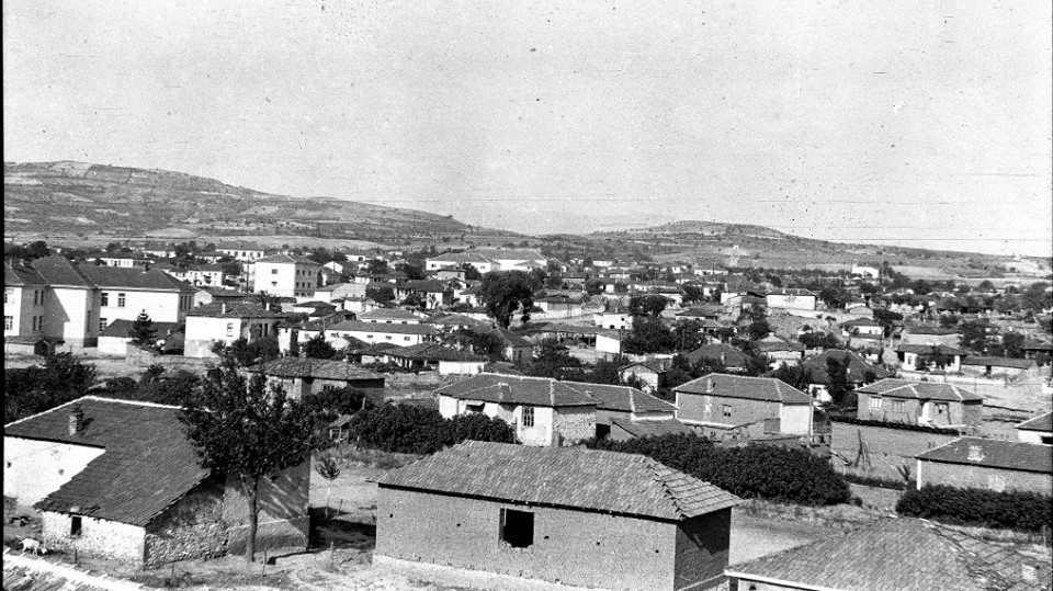 Стари фотографии на Кавадaрци-панорама на Долнореканското маало