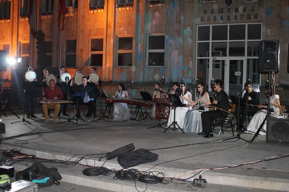 Кинеска национална и македонска традиционална музика на Градскиот плоштад