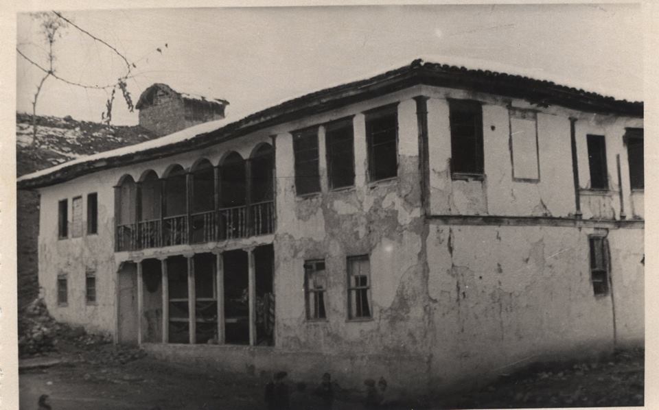 Стари фотографии на Кавадарци-Читалиште во Ваташа