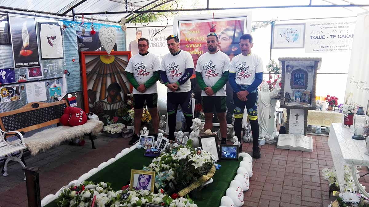 /Видео/ Велоспедистите  „Од срце за Тоше„-пристигнаа во Крушево