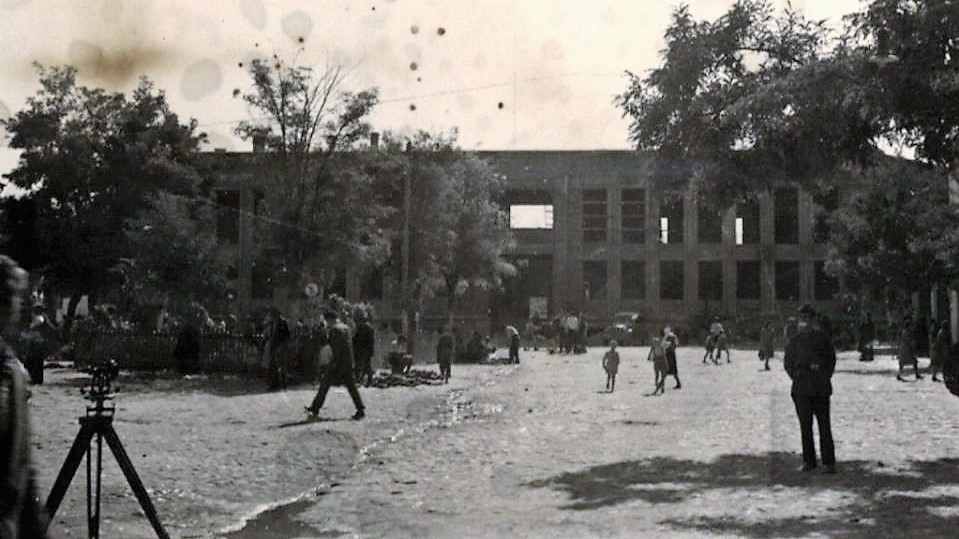 Стари фотографии на Кавадарци-Изградба на зградата на Собранието