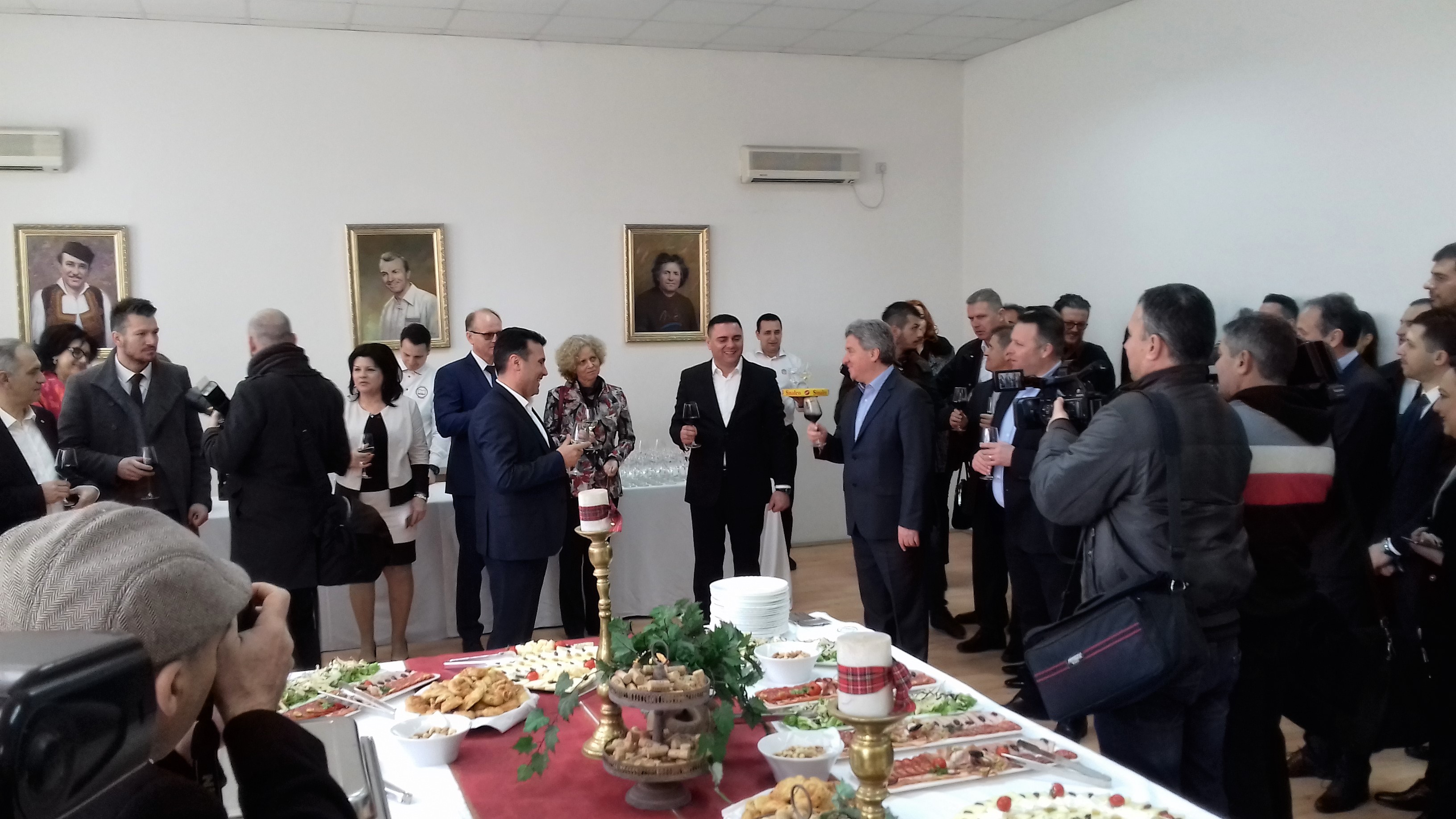 (Видео) На Свети Трифун во Кавадарци гости  премиерот и претседателот на државата