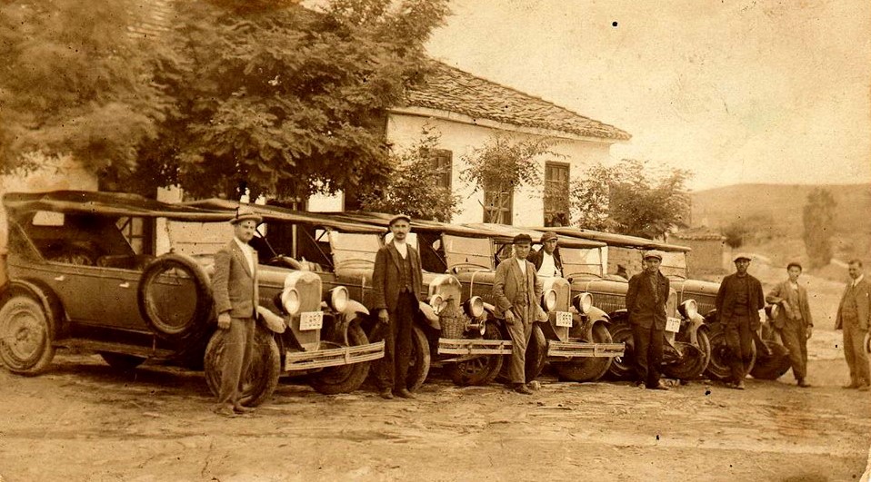Стари фотографии на Кавадарци-Сите автомобили на Кавадарци 1931 година
