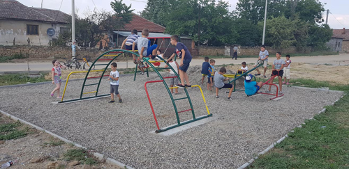 /Неготино/ Ставен во функција новиот детски забавен парк во Пепелиште  