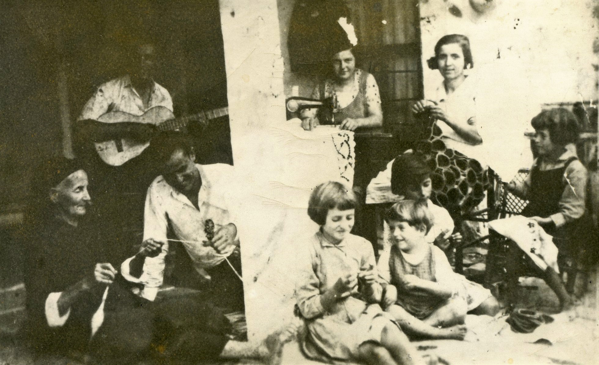 Стари фотографии на Кавадарци-Семејство Хаџи Манови