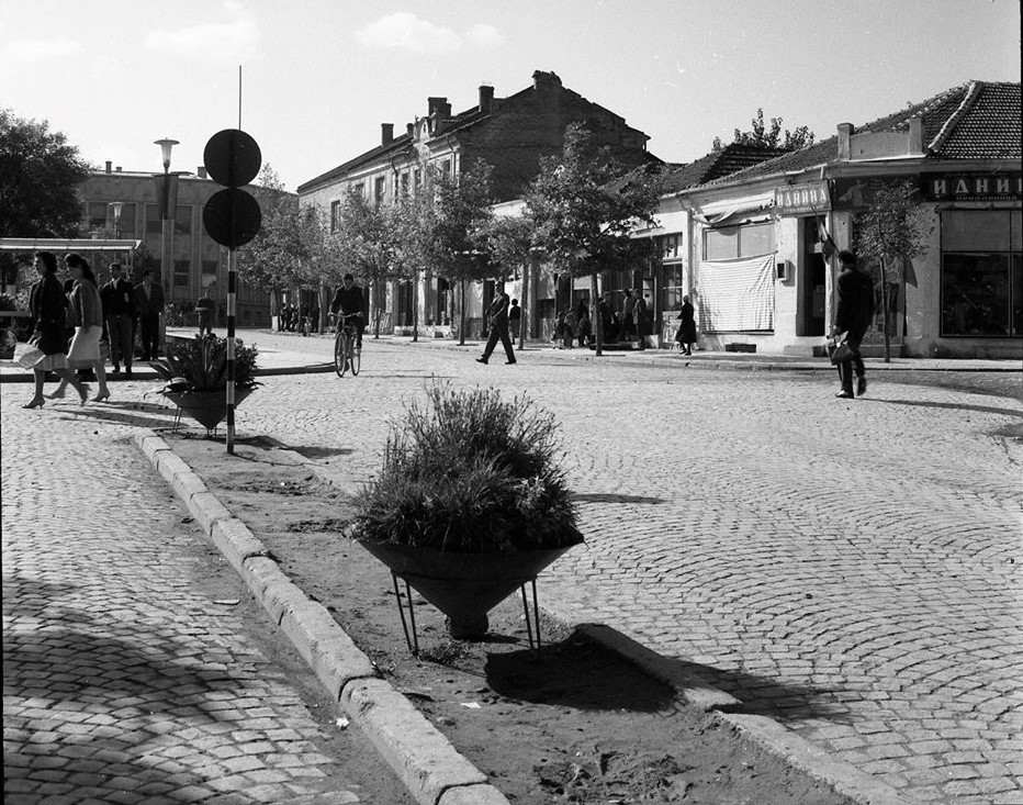 Стари фотографии на Кавадарци-Плоштадот 1959 година