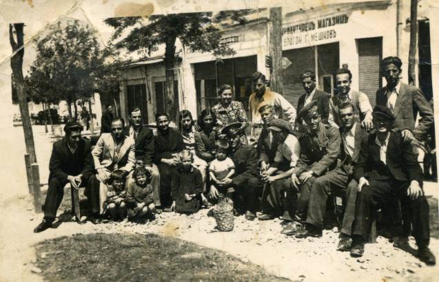 Стари фотографии на Кавадарци-Занаетчиите 1942 година
