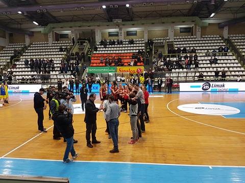Вардар е победник на Купот на Македонија во кошарка во женска конкуренција .