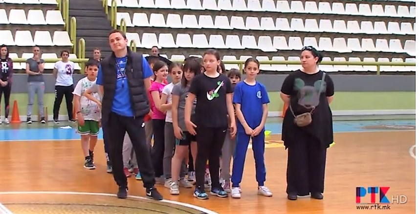 (Видео) Учениците од Кавадарци спортуваа за семeјните вредности