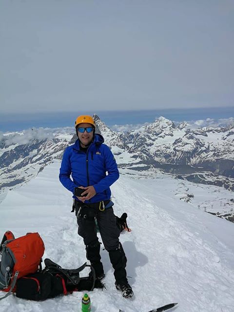 Алпинизам- Кавадарчанецот Гоце Попов на Брејтхорн на  Швајцарските алпи