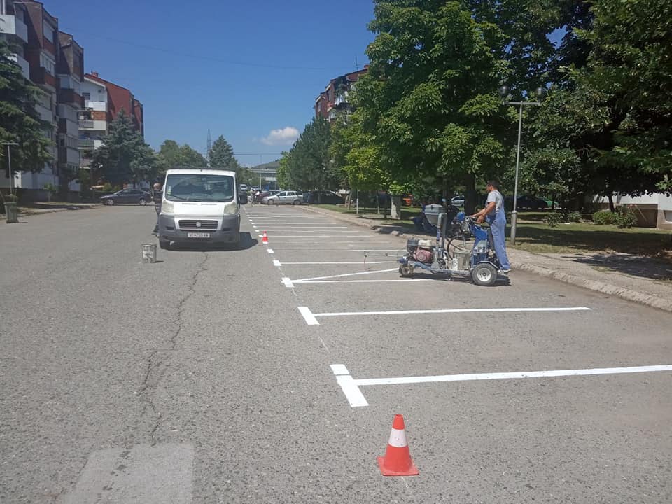 Oпштина Кавадарци /Oбележување на  паркинг места на „Цветан Димов„