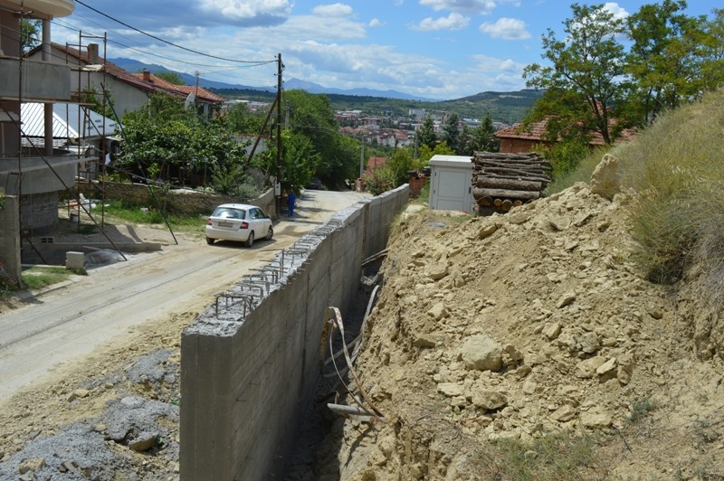 Општина Кавадарци / Потпорни sидови на три улици