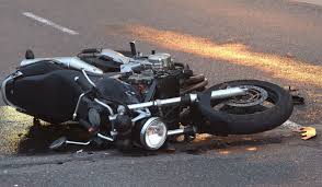 Мотоциклист од Манастирец  во сообраќајка тешко повреден 