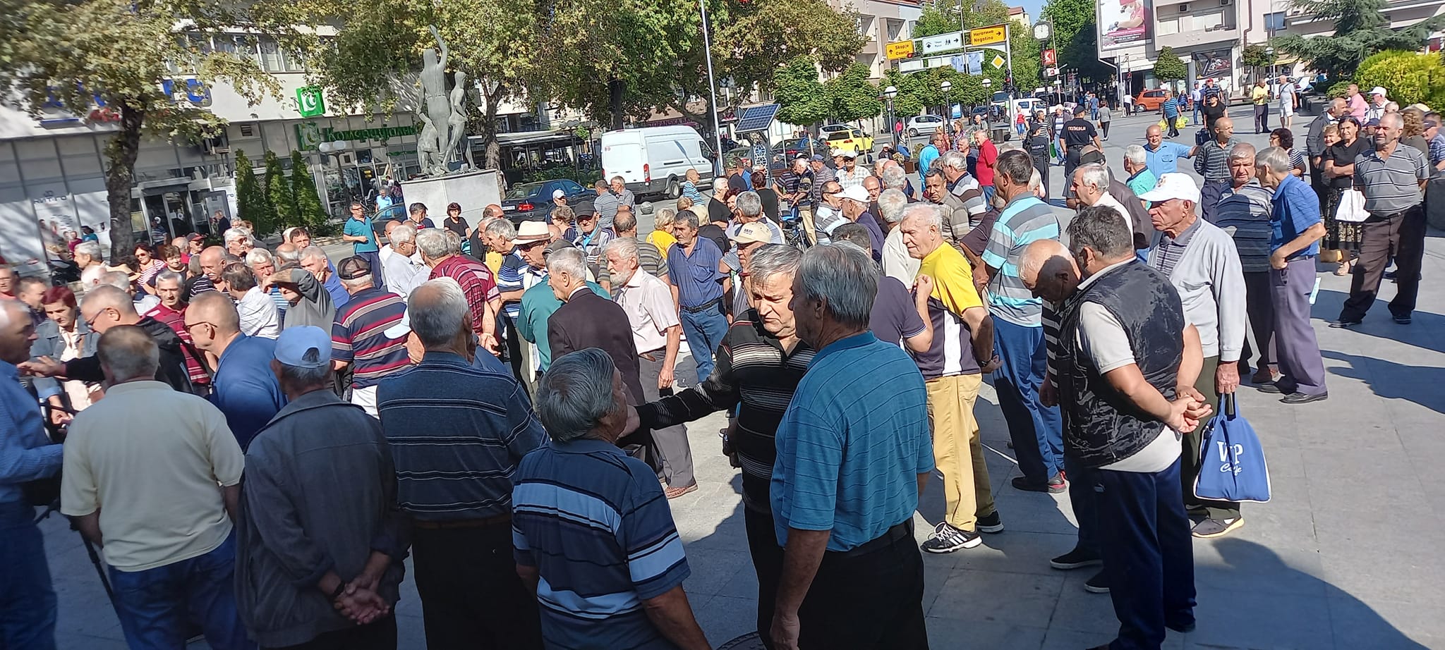 /Видео/-Протест на пензионерите од Кавадарци.